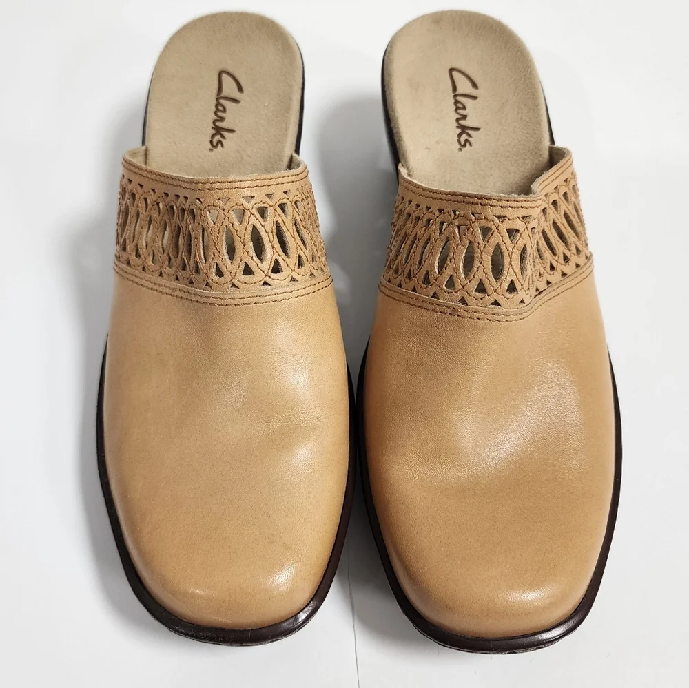 Clarks laser-cut tan leather slip-on mules womens size 9 - Picture 2 of 14